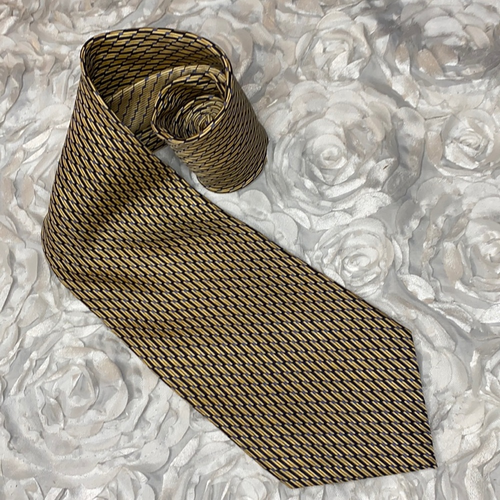 3/$30 new‎ Nautica silk tie